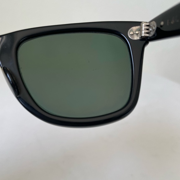 Vintage B&L Ray-Ban Wayfarer ll sunglasses - Picture 6 of 17